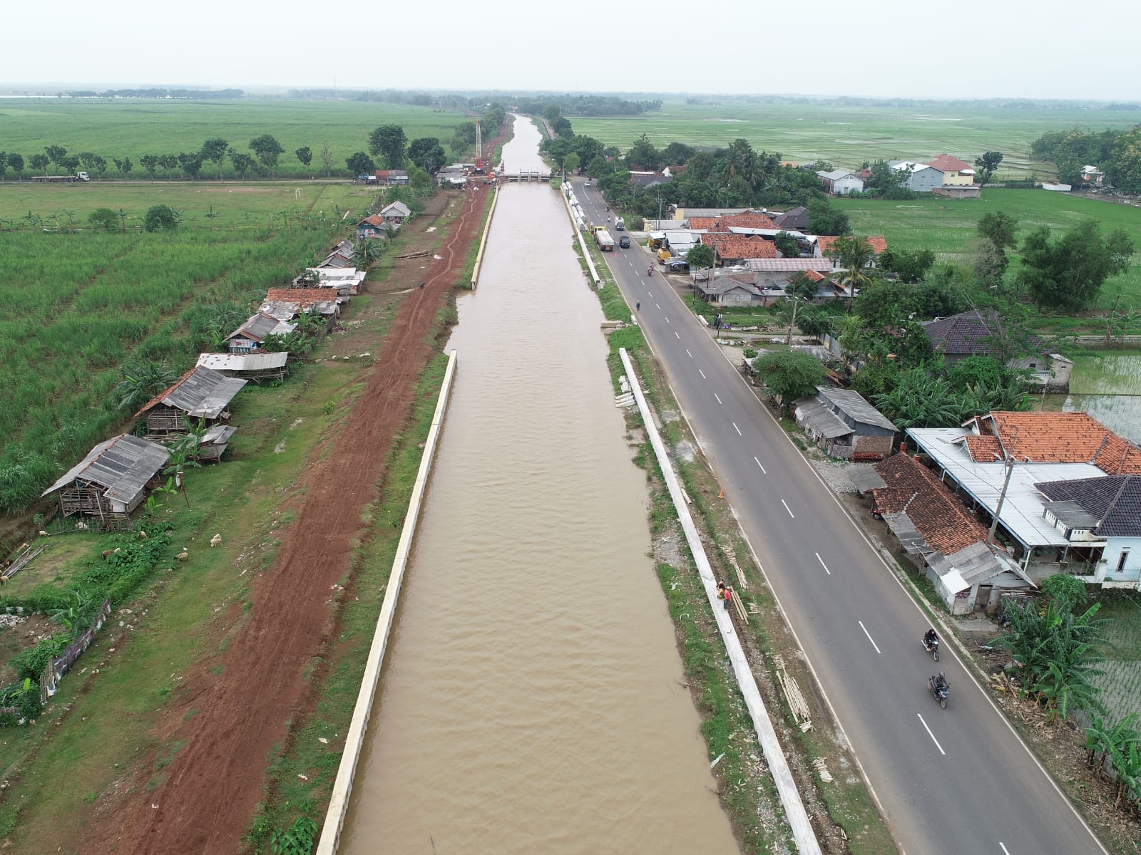 Proyek irigasi rentang indramayu waskita 1.jpg